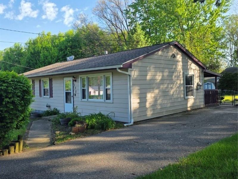 132 Hayer Drive, Painesville, OH 44077 Photo 2