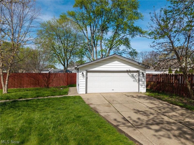 6115 Morrow Drive, Brook Park, OH 44142 Photo 25
