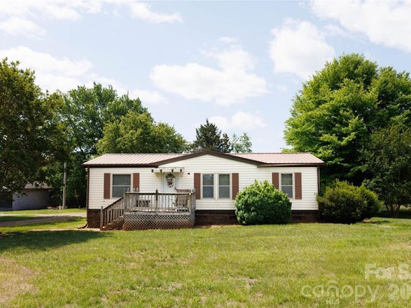 318 Tuckers Grove Road , Statesville, NC 28625