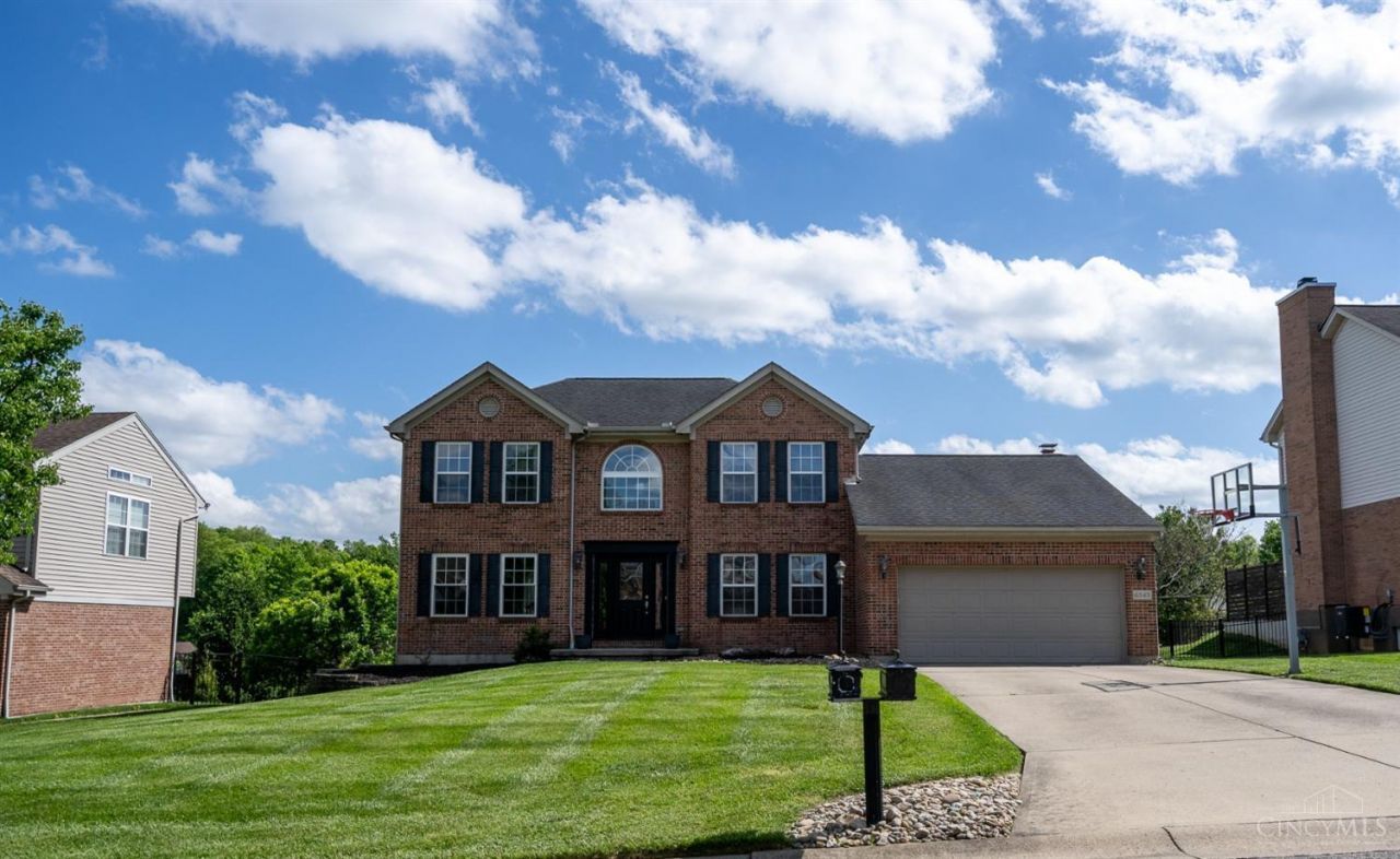 6343 Carriageview Ln, Green Township, OH 45248 Main Photo