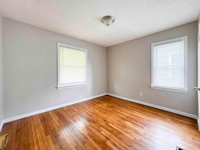1433 E 19th Avenue, Columbus, OH 43211 Photo 3