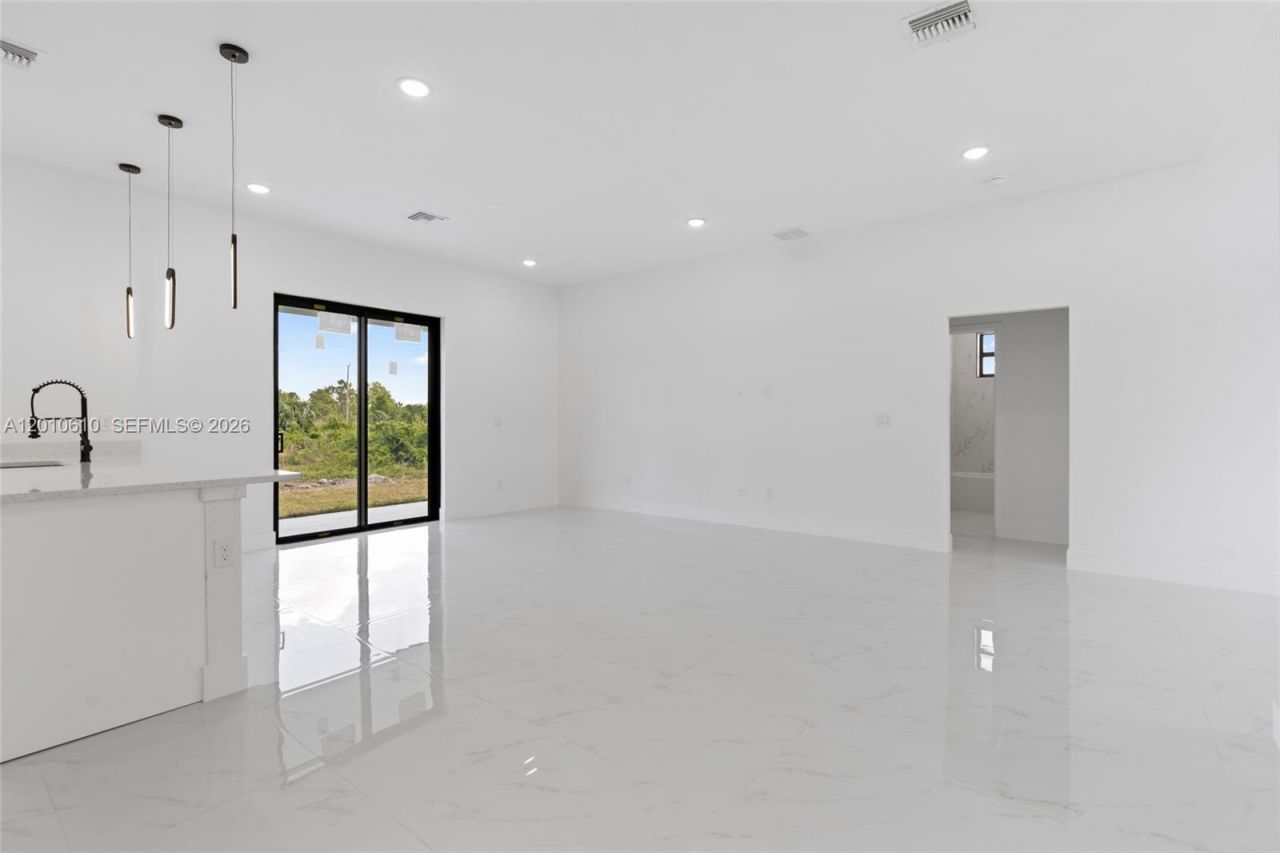 346 Ranchito Ave, Lehigh Acres, FL 33974 Photo
