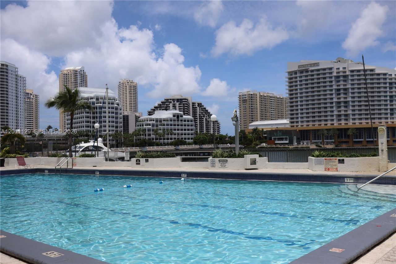 999 Brickell Bay Dr, Unit 1506, Miami, FL 33131 Photo