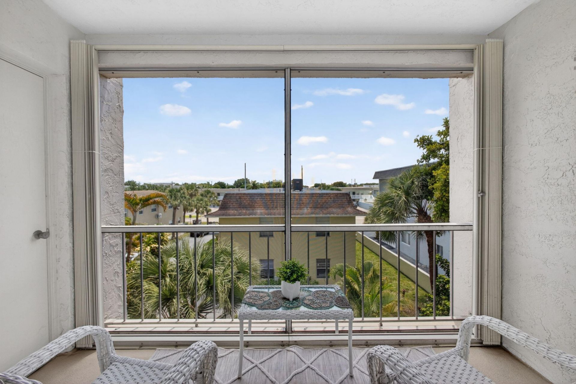 505 Spencer Drive, Unit 211, West Palm Beach, FL 33409 Photo
