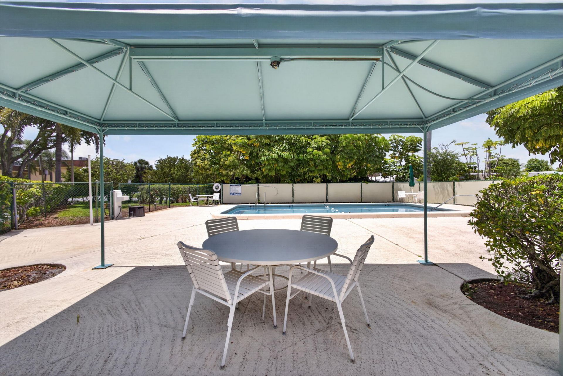 505 Spencer Drive, Unit 211, West Palm Beach, FL 33409 Photo