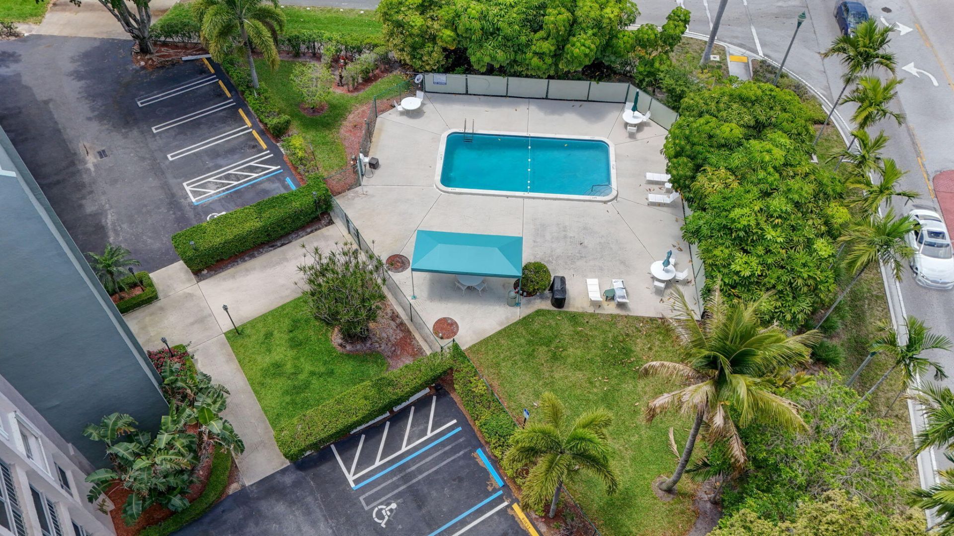 505 Spencer Drive, Unit 211, West Palm Beach, FL 33409 Photo