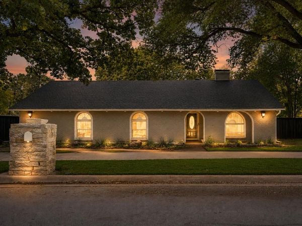 3911 Shady Valley Drive, Arlington, TX 76013