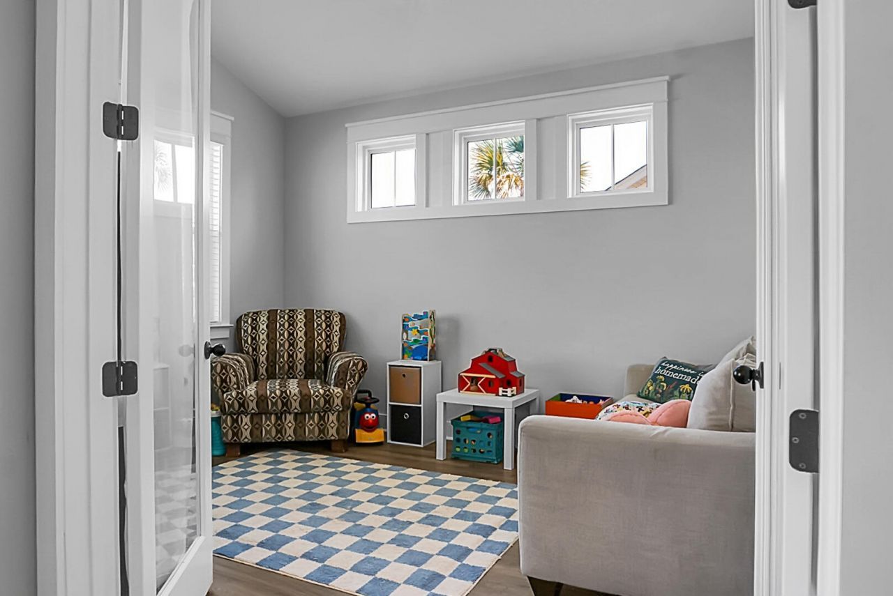 658 Black Pine Photo 11