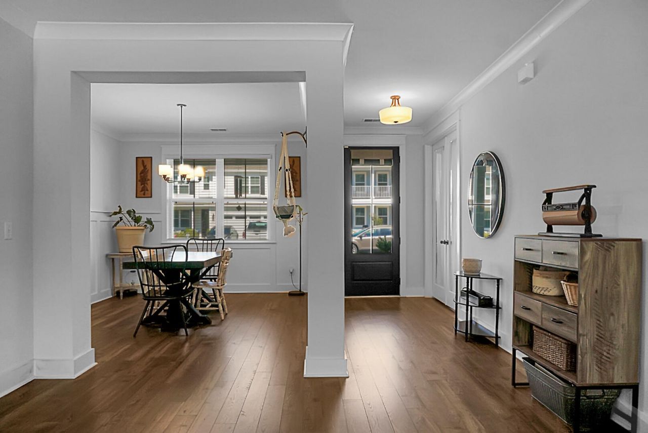 658 Black Pine Photo 12