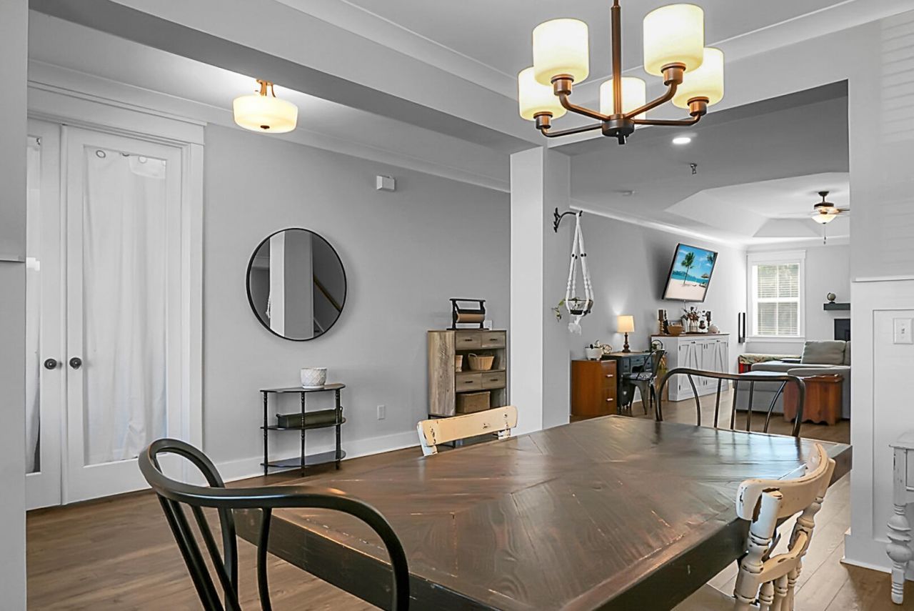 658 Black Pine Photo 14