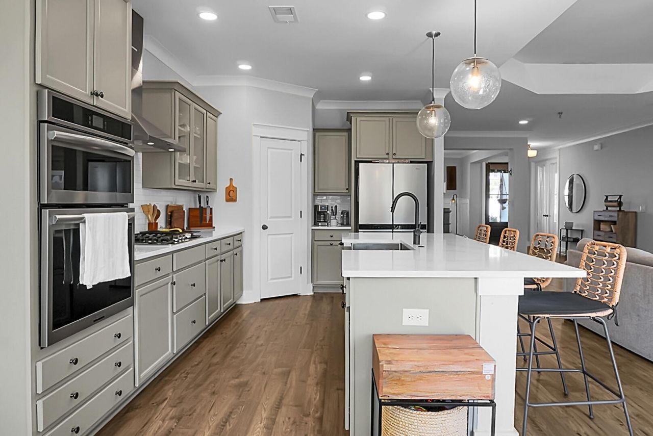 658 Black Pine Photo 17
