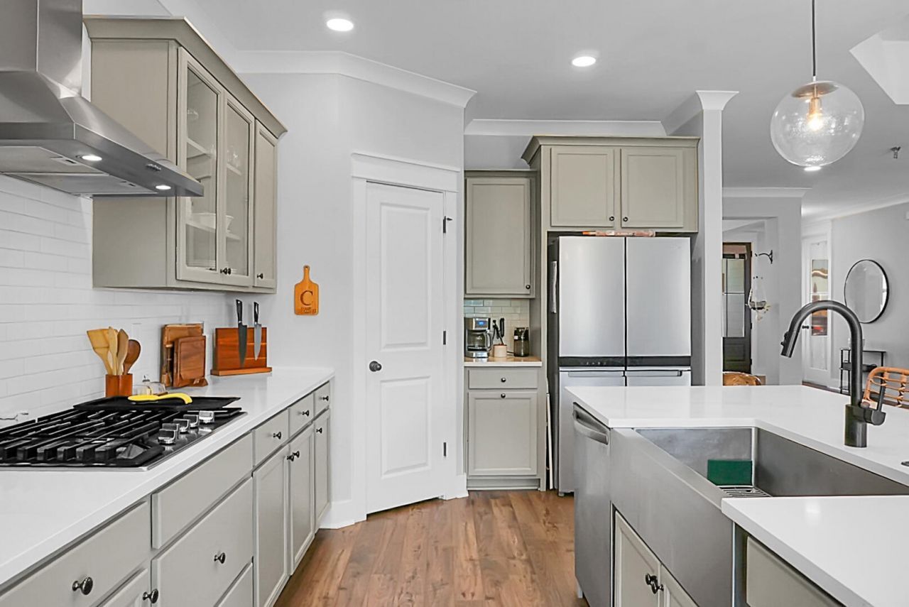 658 Black Pine Photo 21