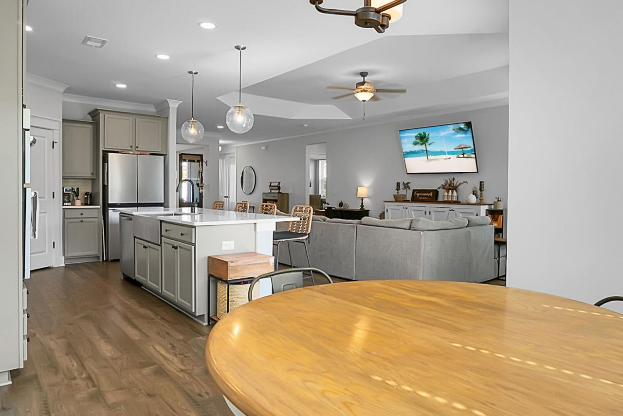658 Black Pine Photo 23