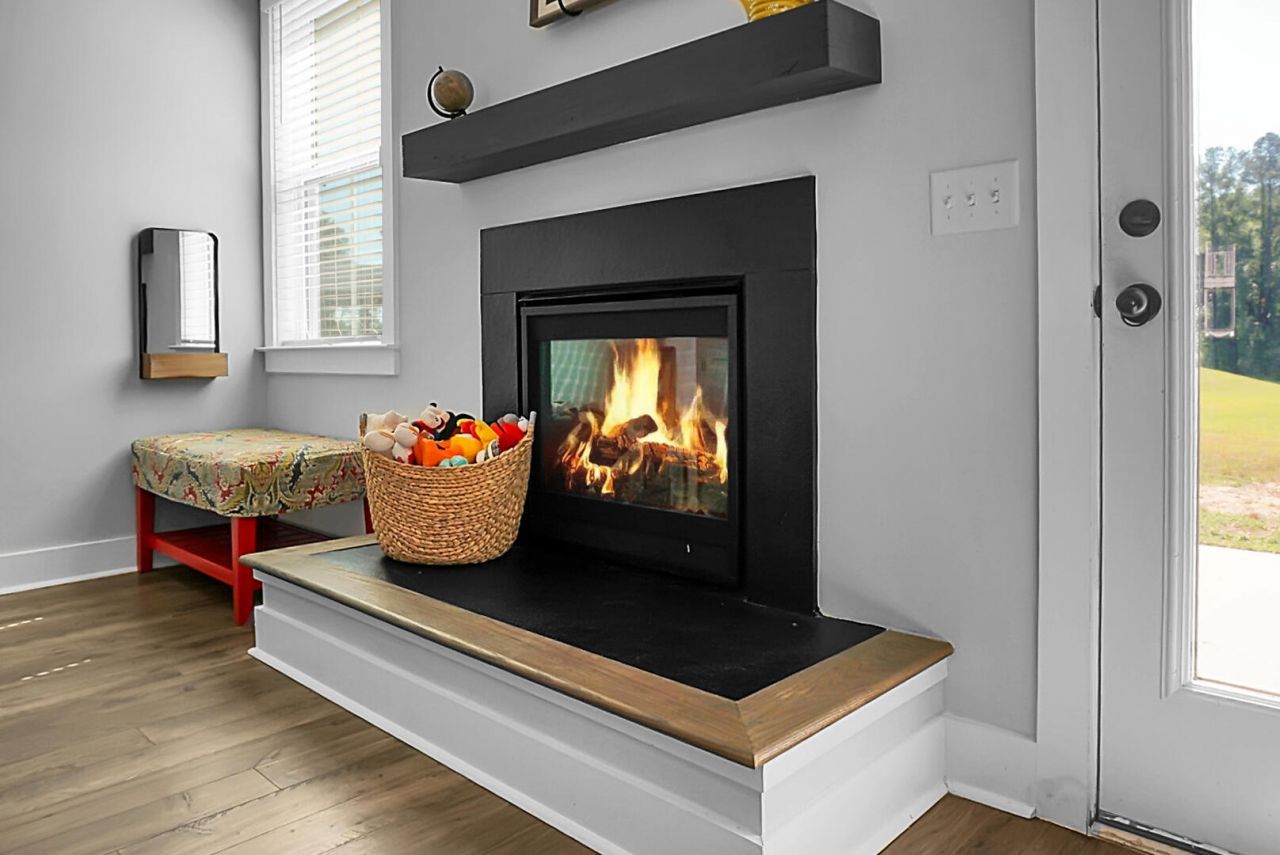658 Black Pine Photo 25