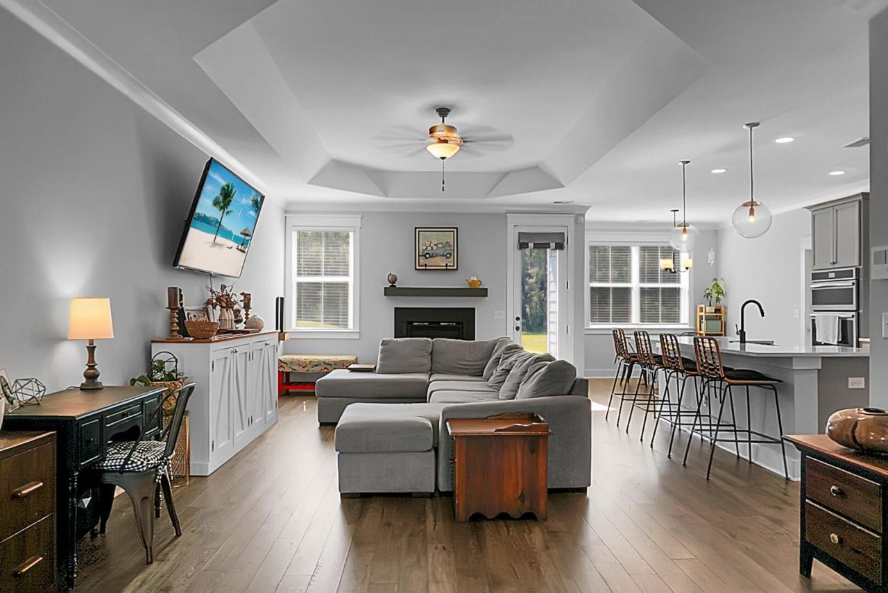 658 Black Pine Photo 27