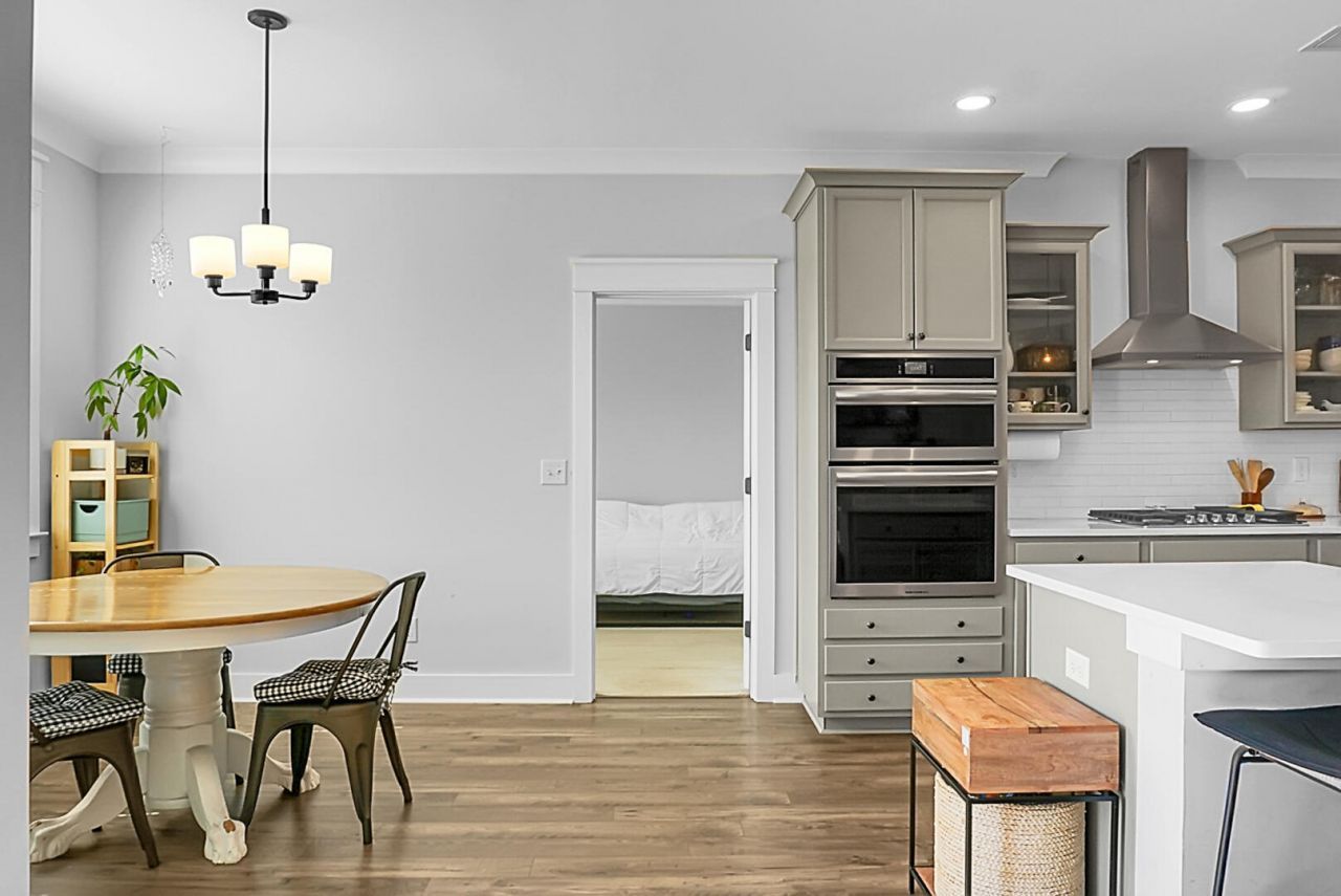 658 Black Pine Photo 30