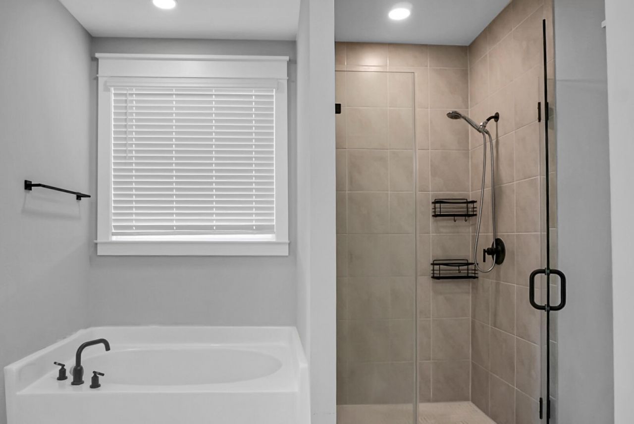 658 Black Pine Photo 35