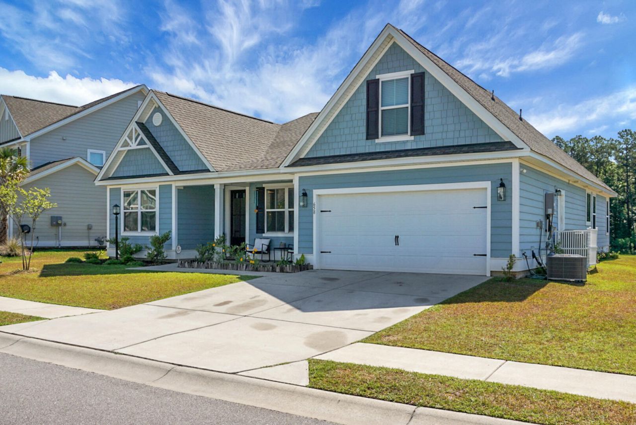 658 Black Pine Photo 4