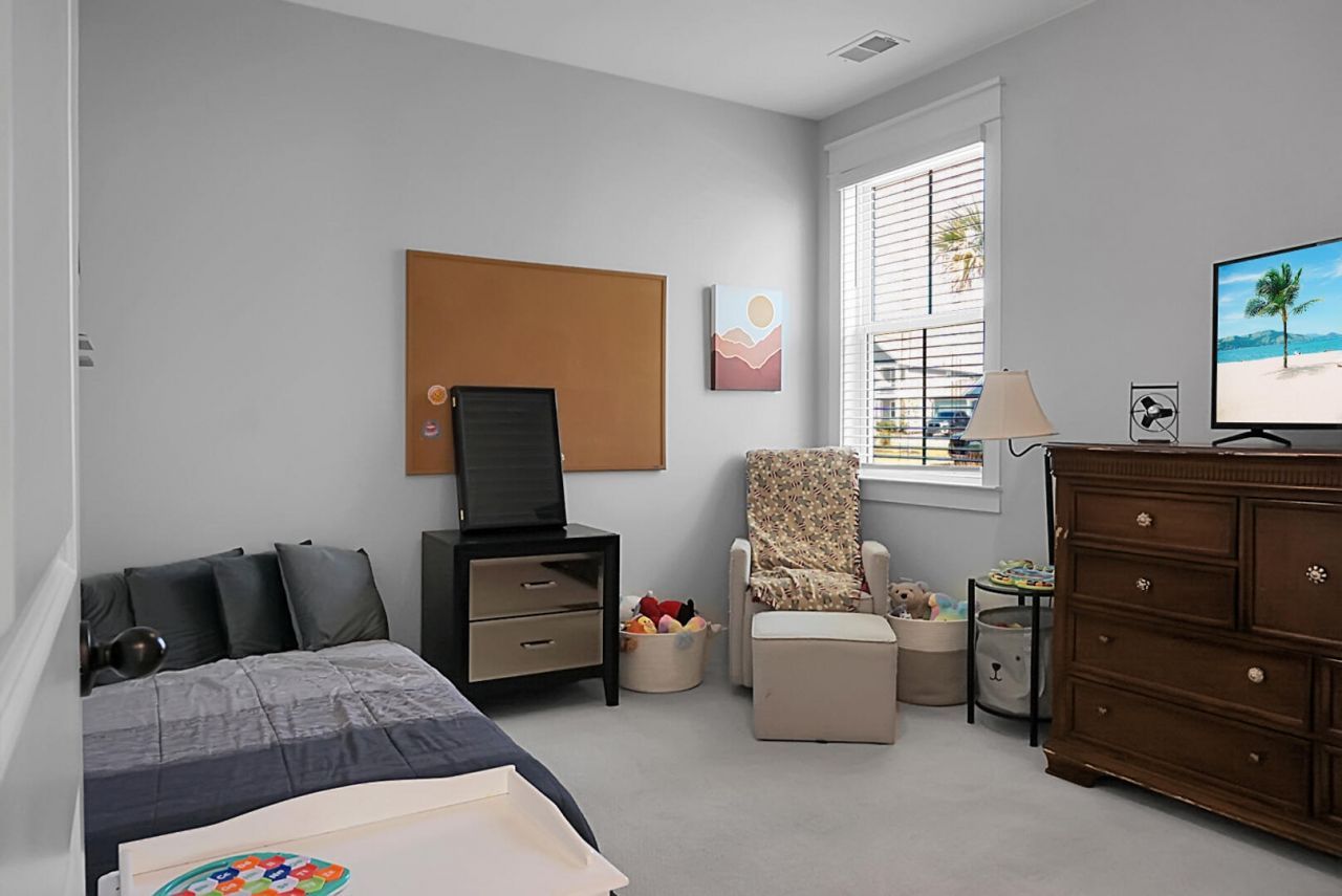 658 Black Pine Photo 41