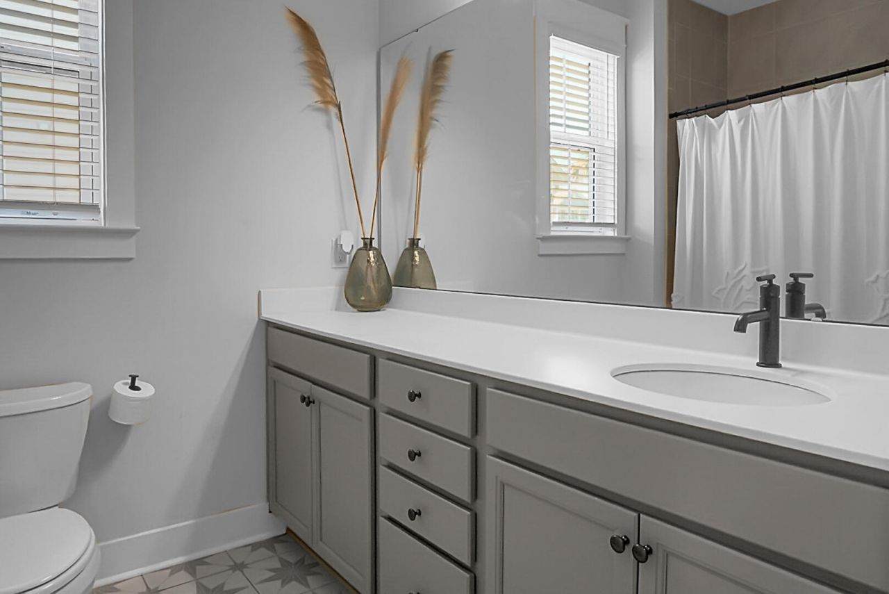 658 Black Pine Photo 44