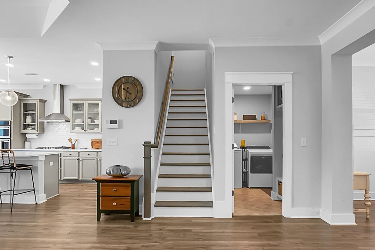 658 Black Pine Photo 45