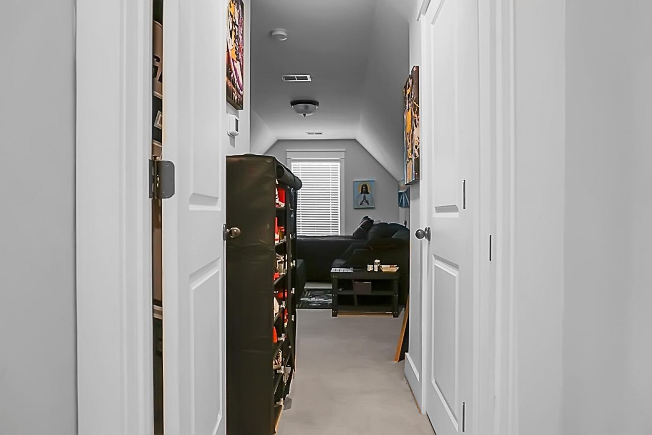 658 Black Pine Photo 46