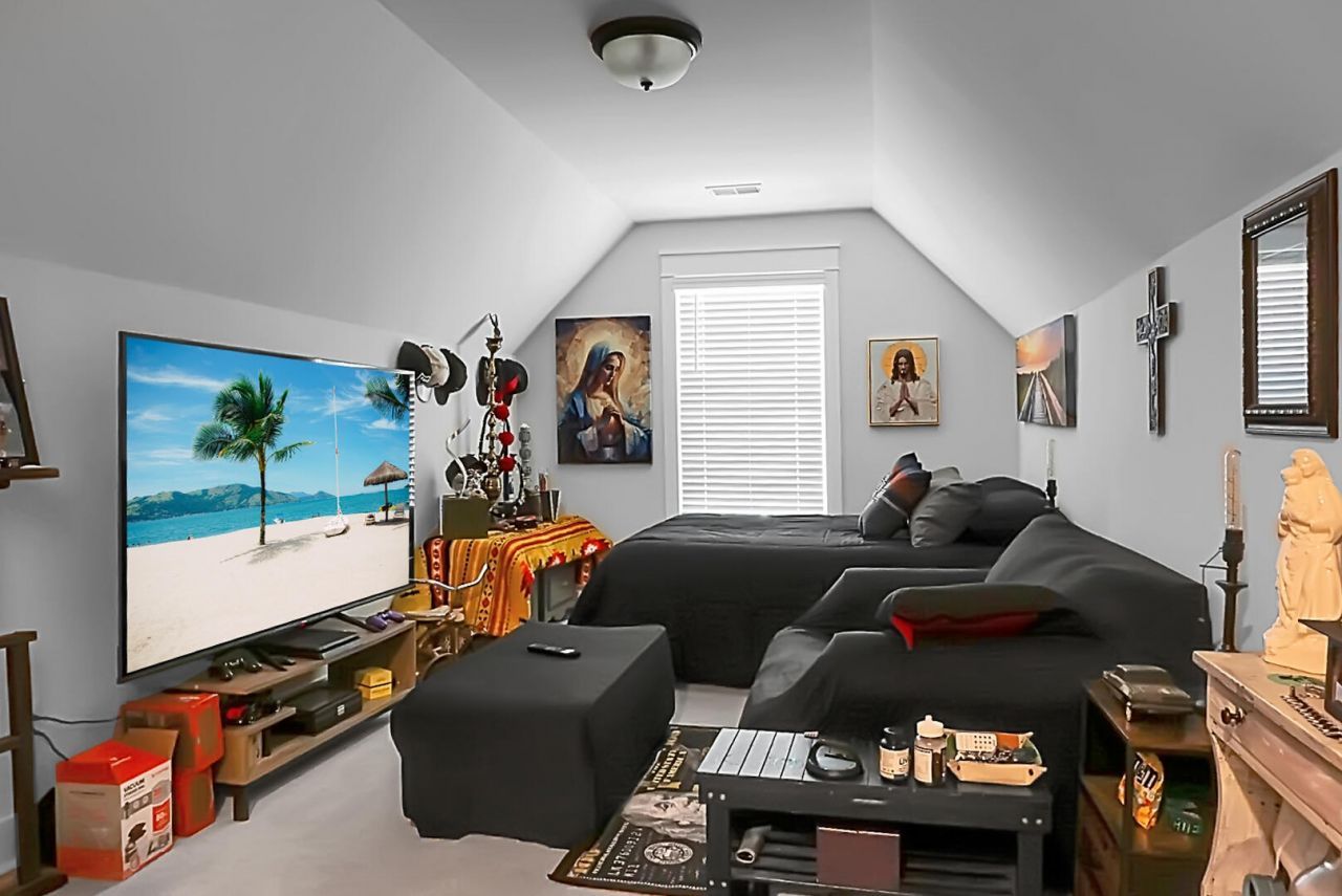 658 Black Pine Photo 47