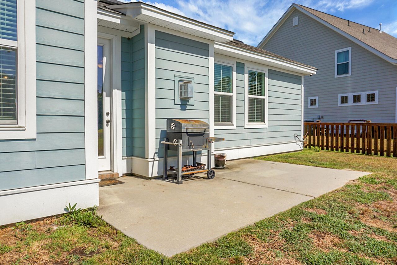 658 Black Pine Photo 50