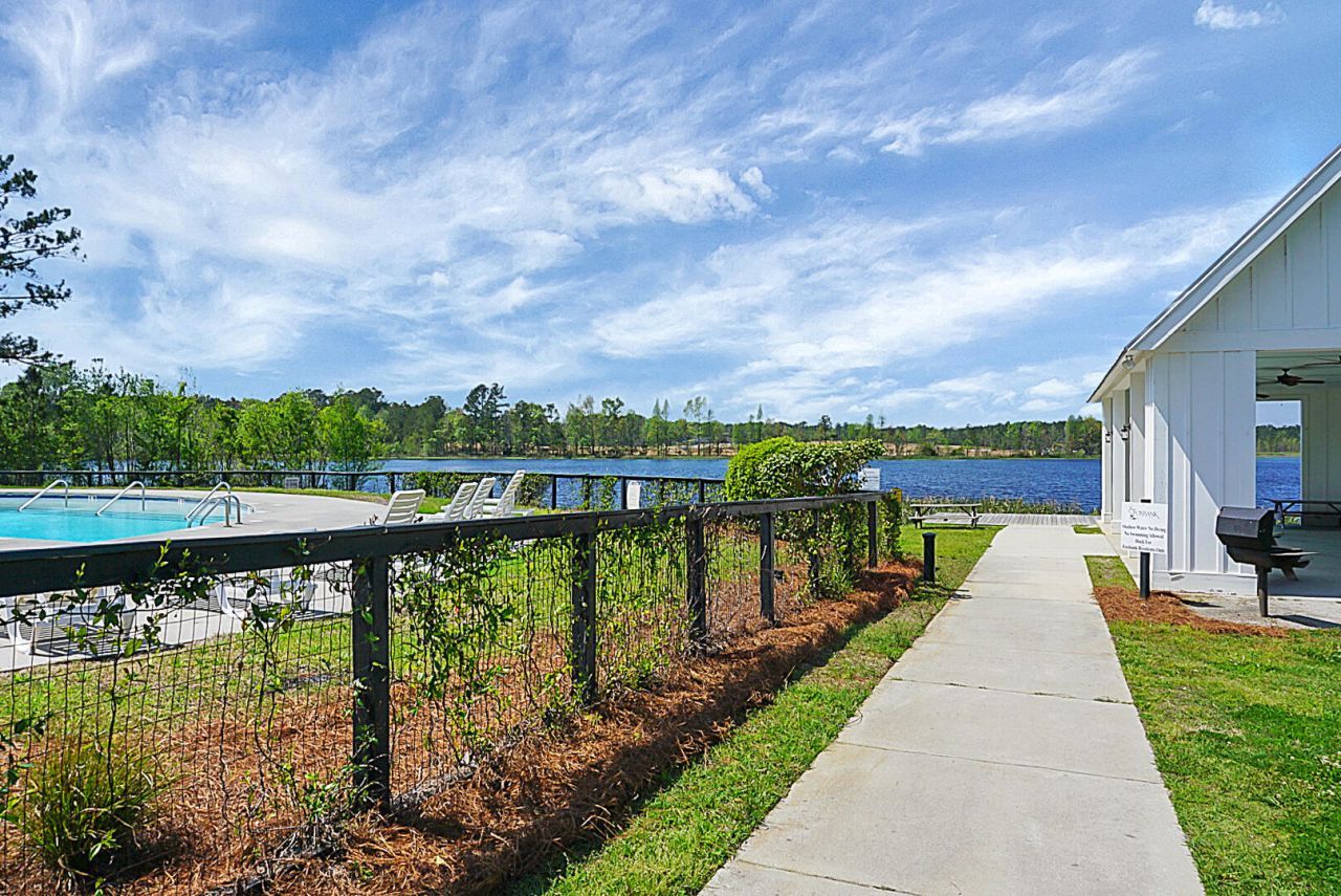 658 Black Pine Photo 59