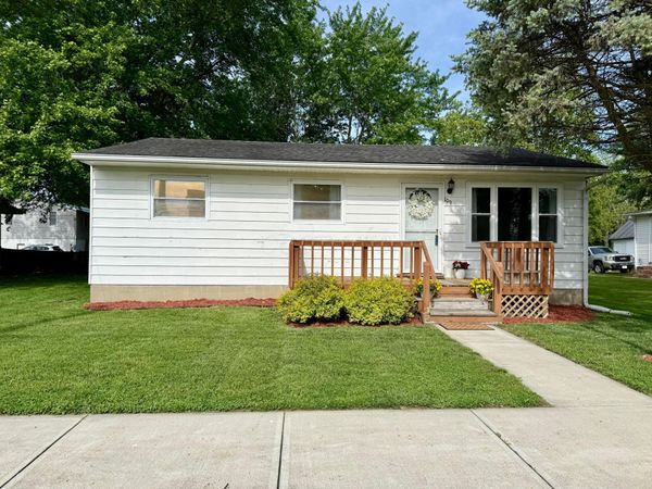 109 N Main Street , Williamsport, OH 43164
