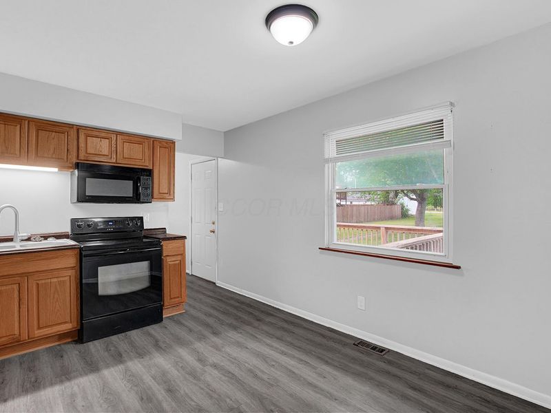 109 N Main Street, Williamsport, OH 43164 Photo 11
