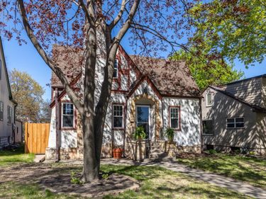 4151 Queen Avenue N, Minneapolis, MN 55412