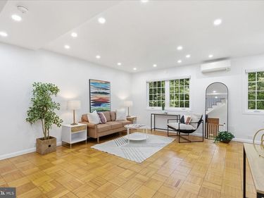 1929 N QUAKER LANE, ALEXANDRIA, VA 22302