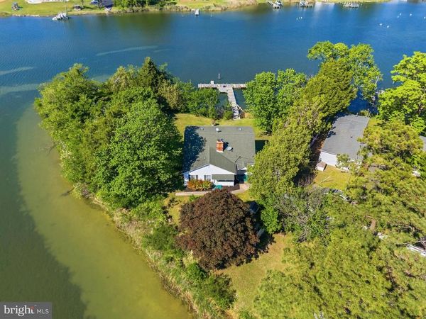 38040 BEACH ROAD , COLTONS POINT, MD 20626