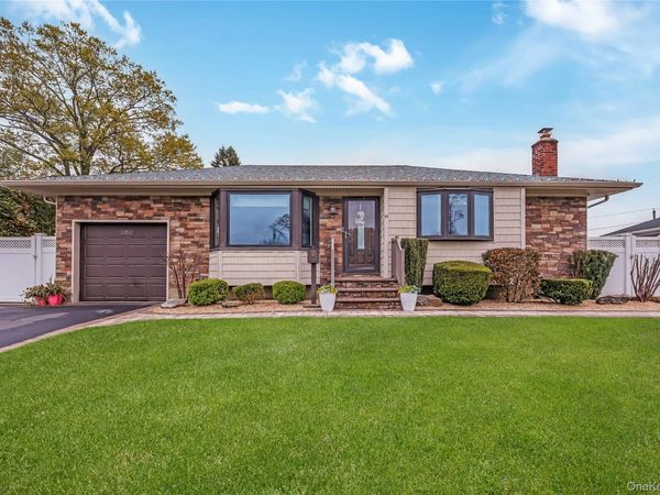 41 Burlington Avenue , Deer Park, NY 11729