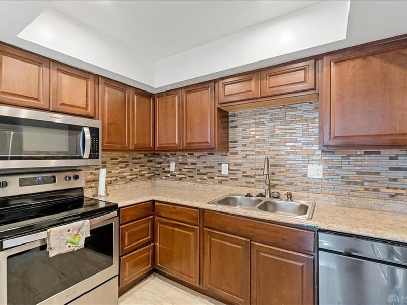 5031 Well Fleet Drive, Trotwood, OH 45426 Photo 2
