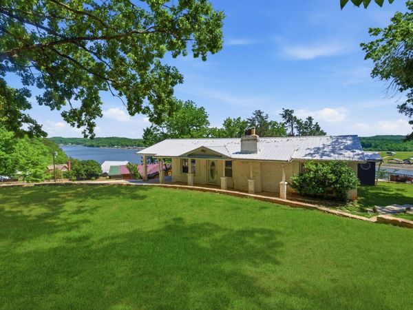 2019 Cedar Bluff Dr, Decaturville, TN 38329