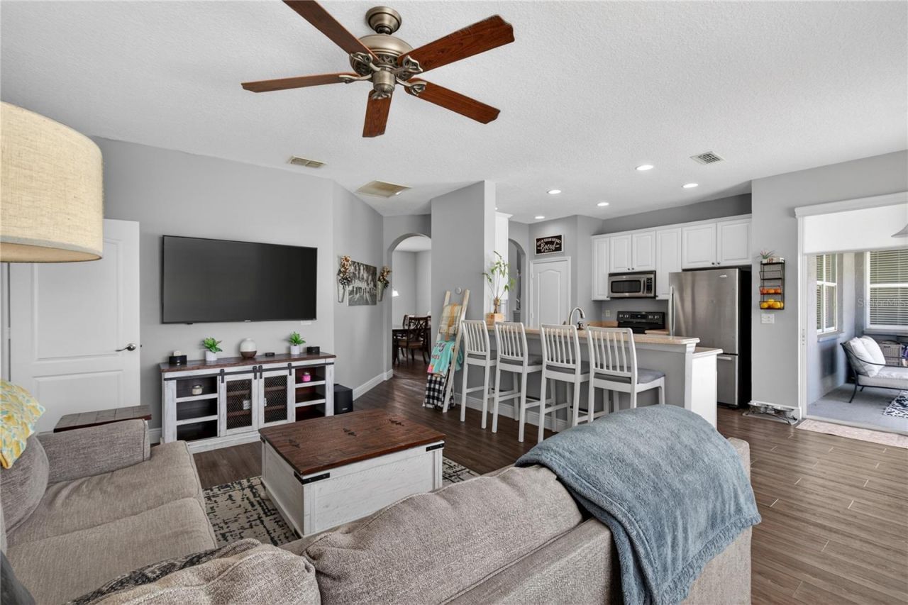 23626 Valderama Lane, Sorrento, FL 32776 Photo
