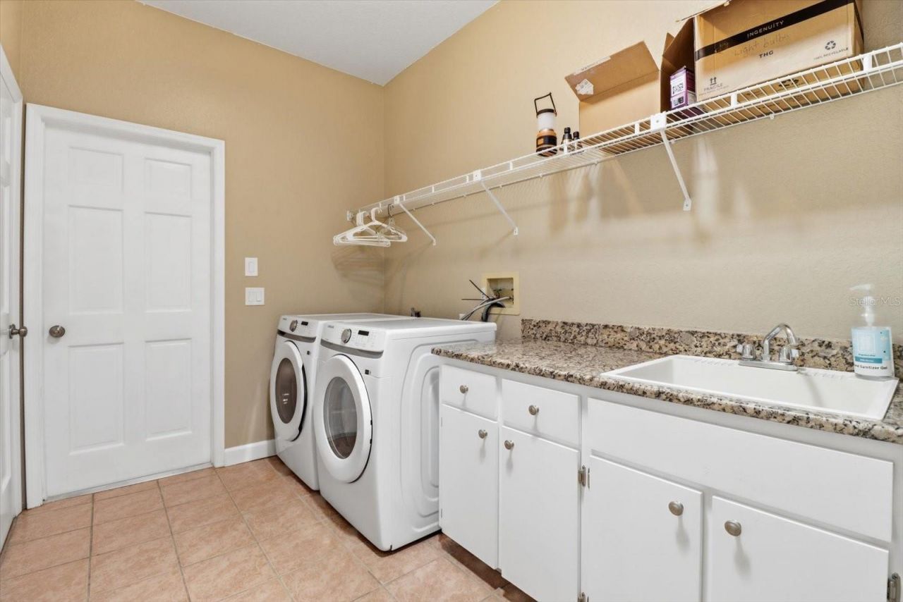 35 Douglas Street, Homosassa, FL 34446 Photo
