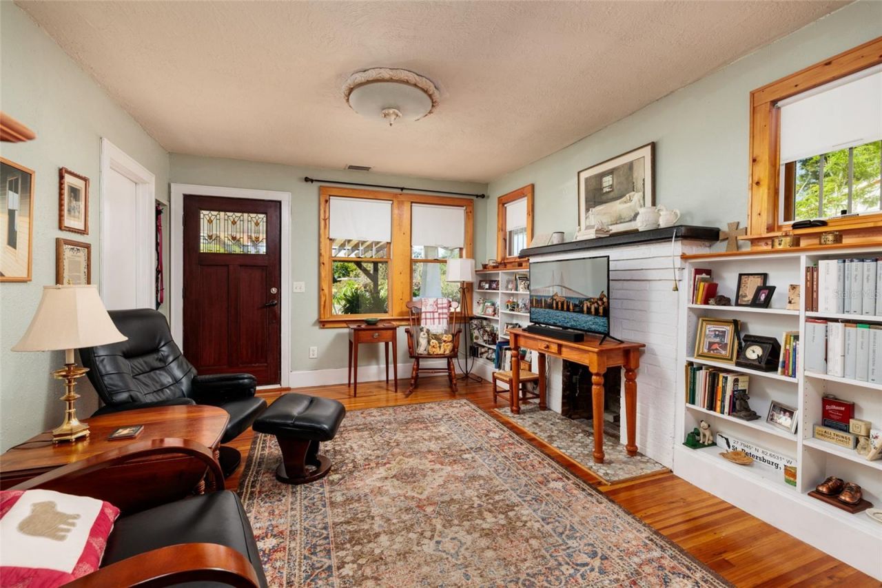 2557 16th Avenue N, Saint Petersburg, FL 33713 Photo