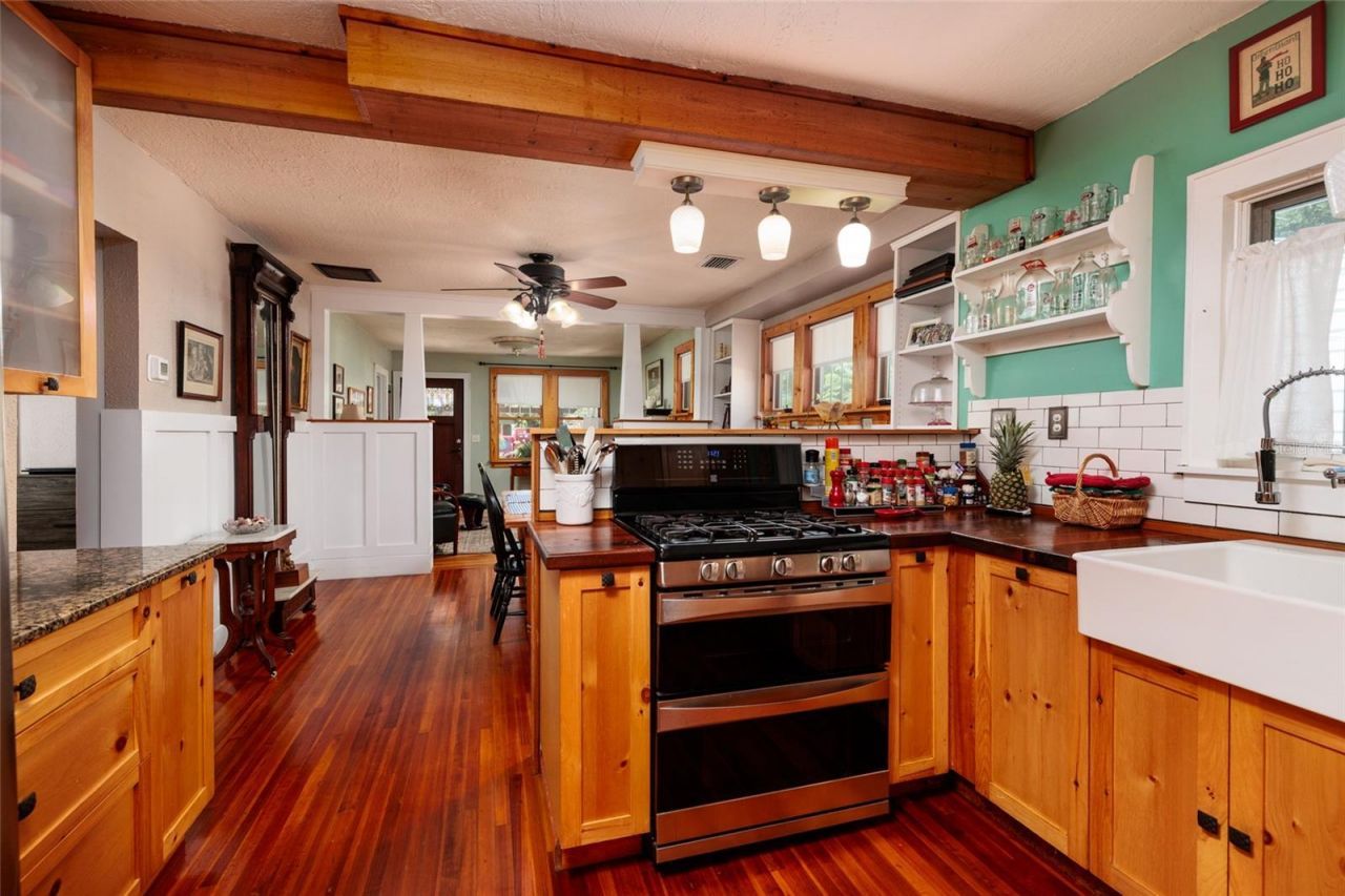 2557 16th Avenue N, Saint Petersburg, FL 33713 Photo