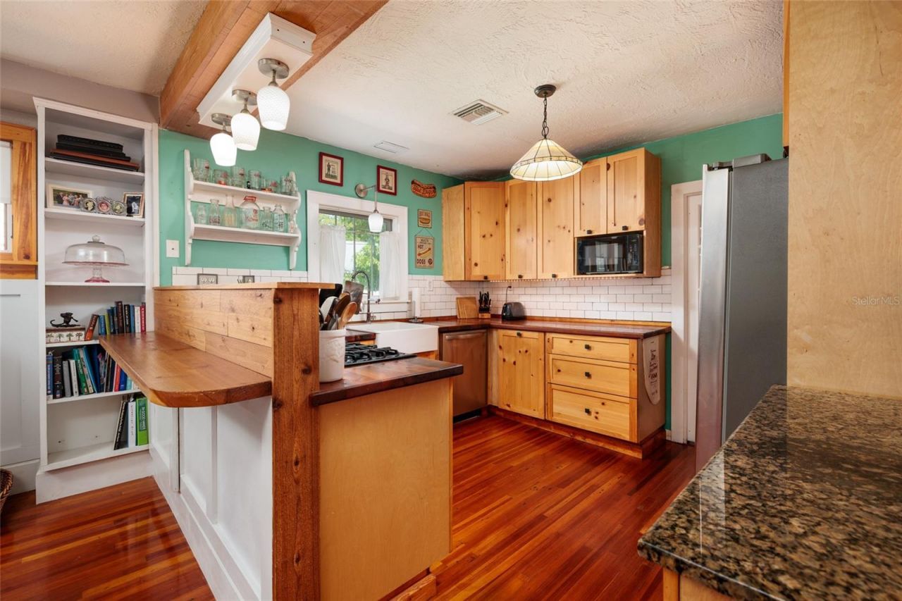 2557 16th Avenue N, Saint Petersburg, FL 33713 Photo