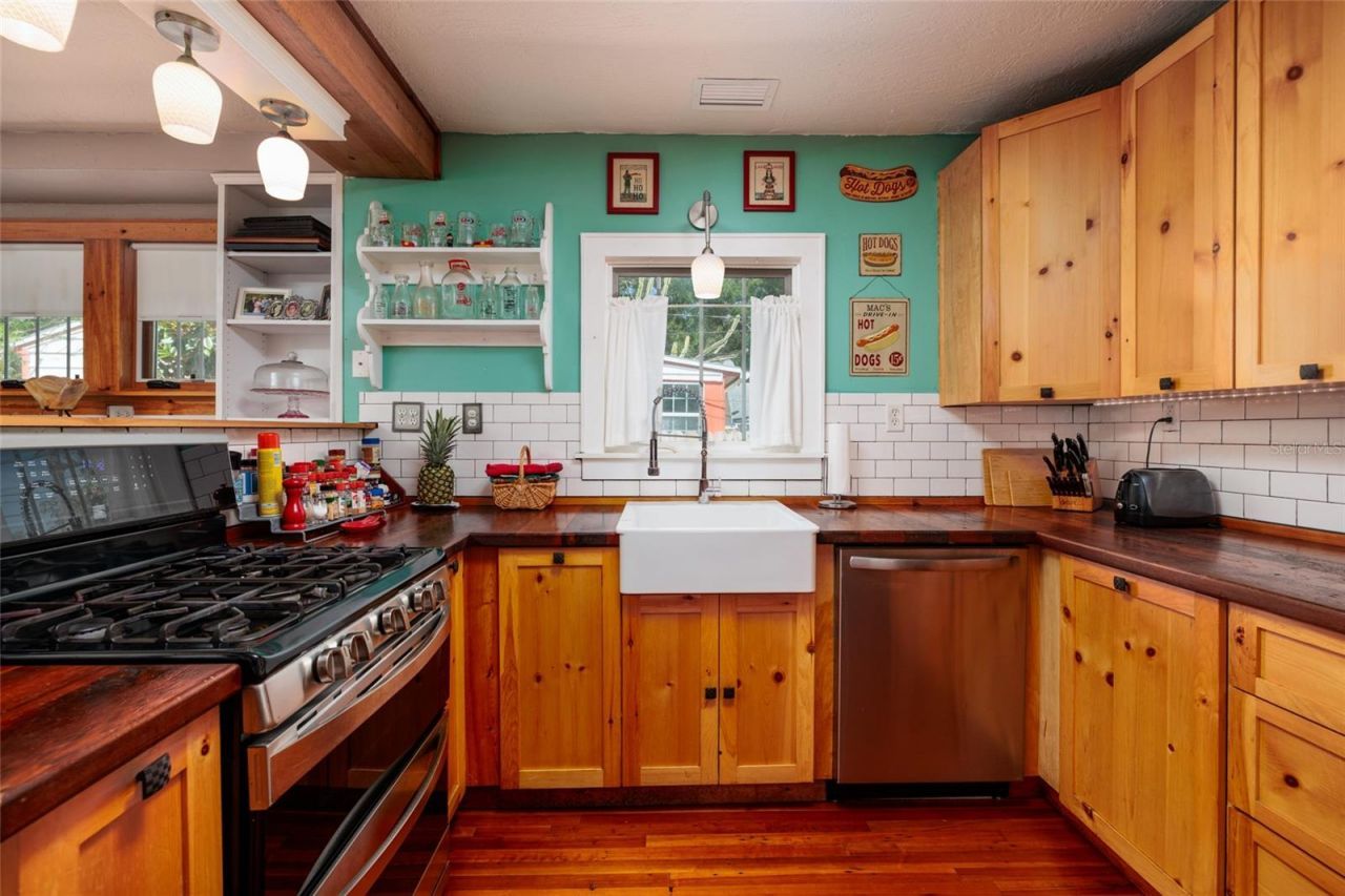 2557 16th Avenue N, Saint Petersburg, FL 33713 Photo