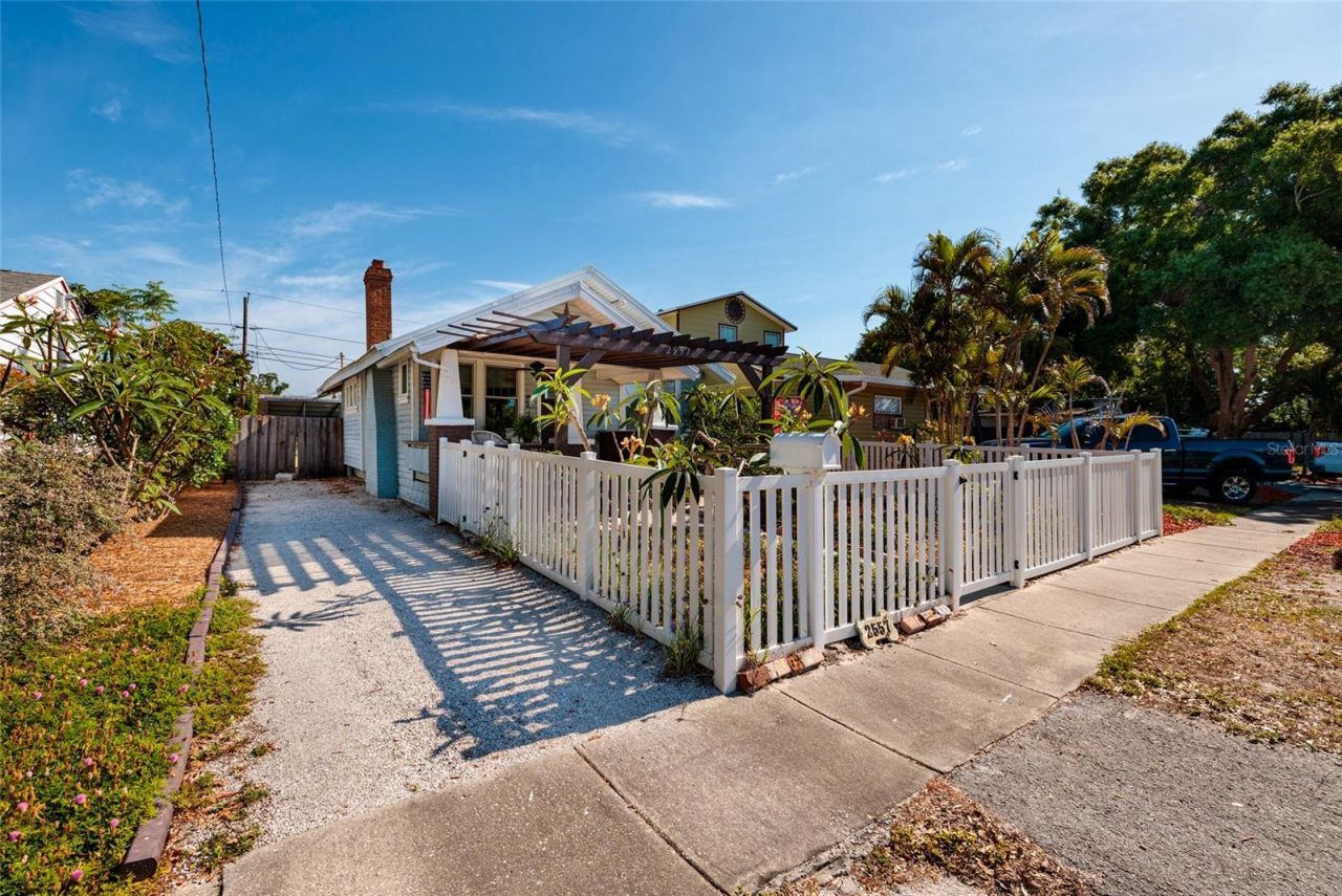 2557 16th Avenue N, Saint Petersburg, FL 33713 Photo