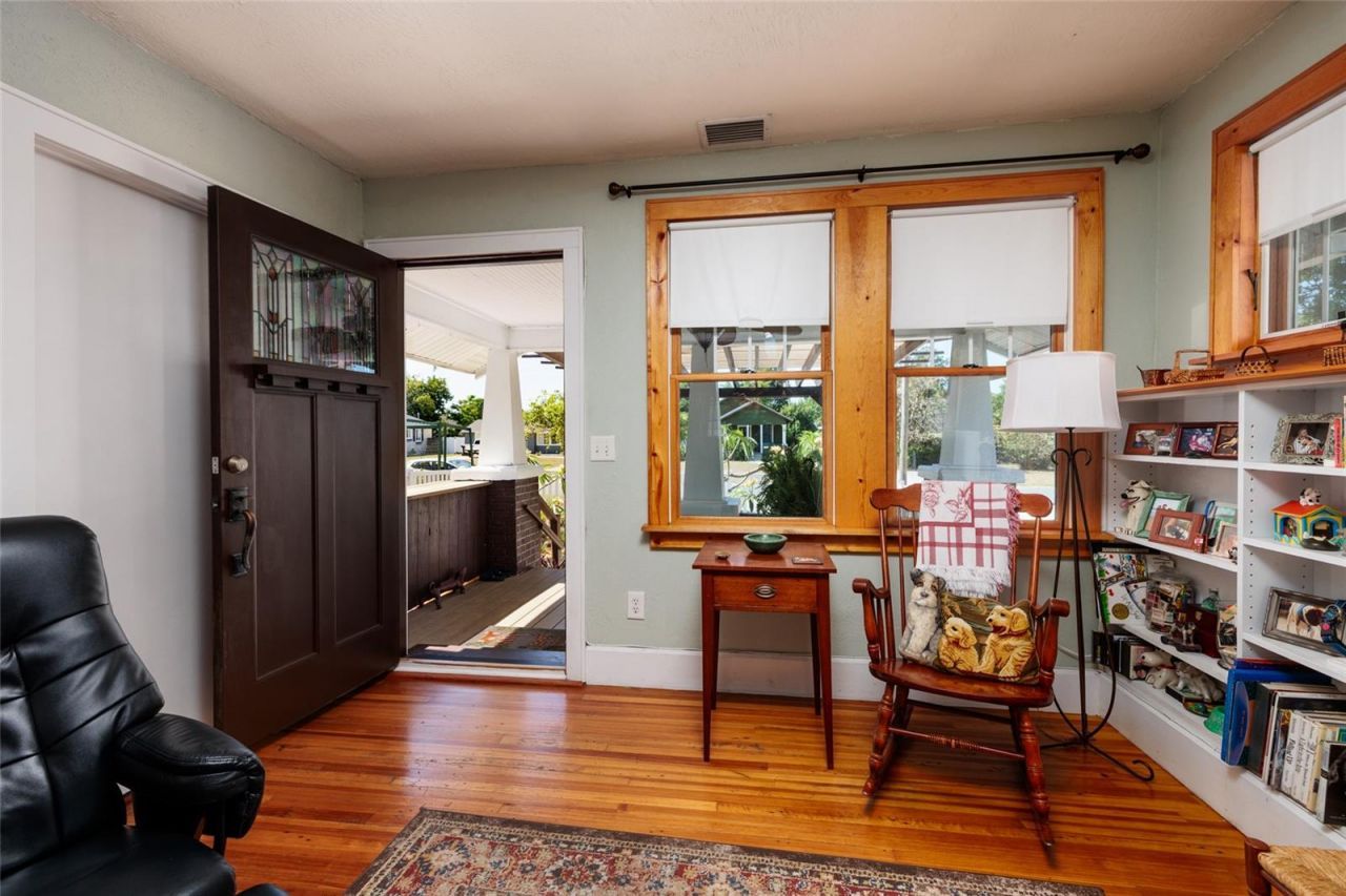2557 16th Avenue N, Saint Petersburg, FL 33713 Photo