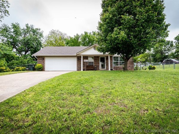 411 S Roland Street , Bristow, OK 74010