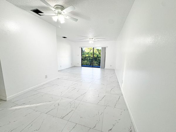 10687 Royal Palm Boulevard, Coral Springs, FL 33065
