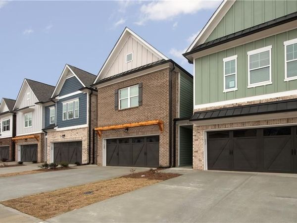 5522 LEYLAND Drive , Flowery Branch, GA 30542