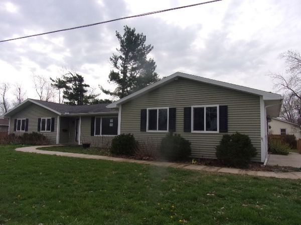 902 E Richardson Street , Farmer City, IL 61842