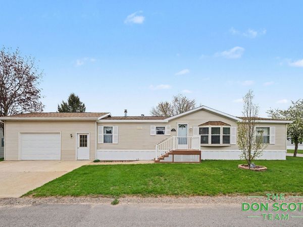 3567 Hollyfield Drive, Cedar Springs, MI 49319